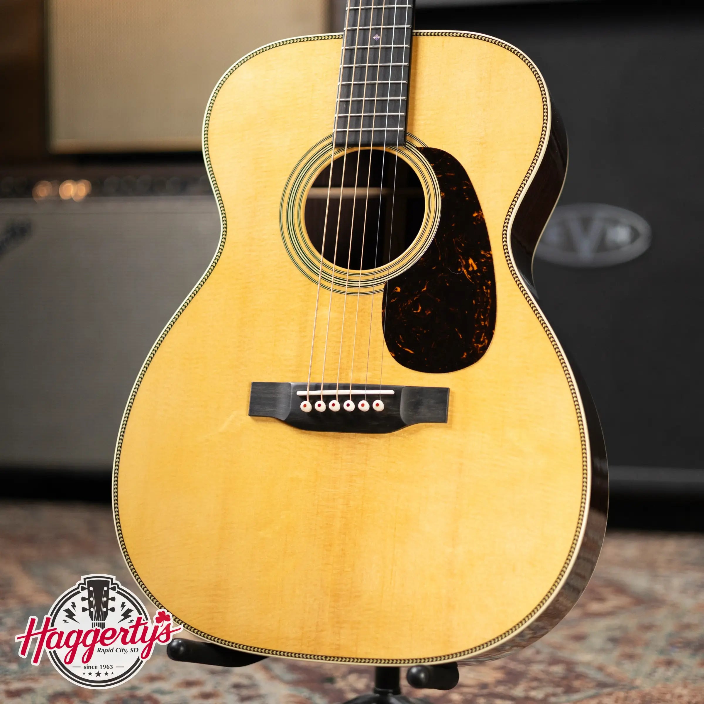 Martin 00-28 Acoustic Guitar with Hardshell Case