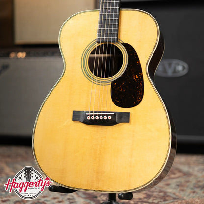 Martin 00-28 Acoustic Guitar with Hardshell Case
