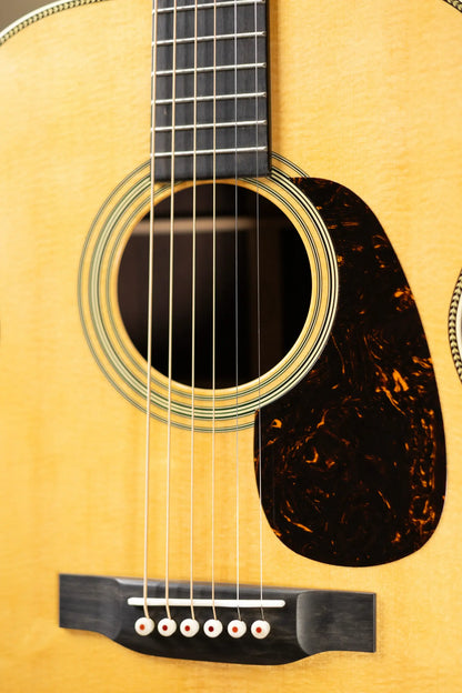 Martin 00-28 Acoustic Guitar with Hardshell Case