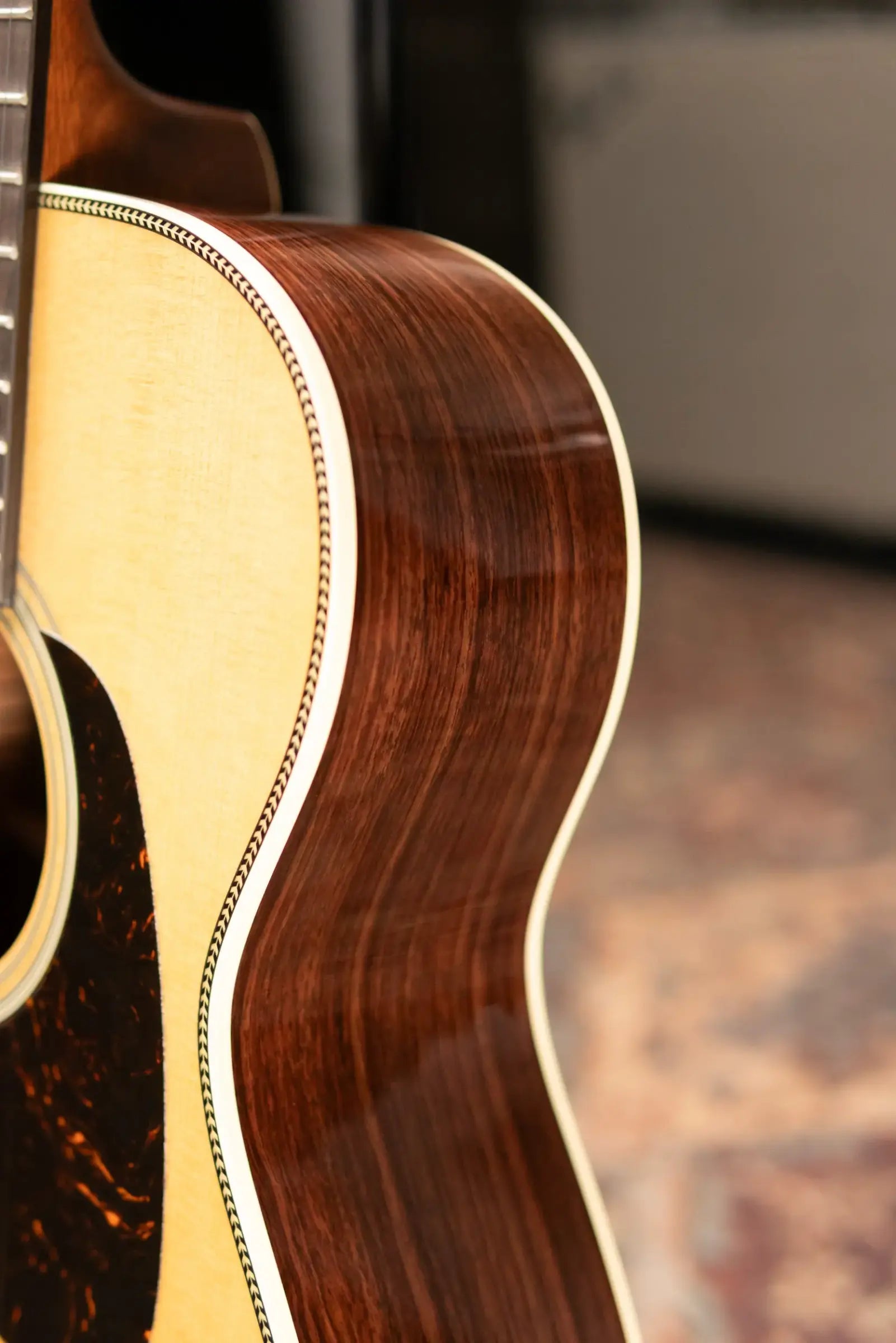 Martin 00-28 Standard Series Acoustic Guitar with Hardshell Case