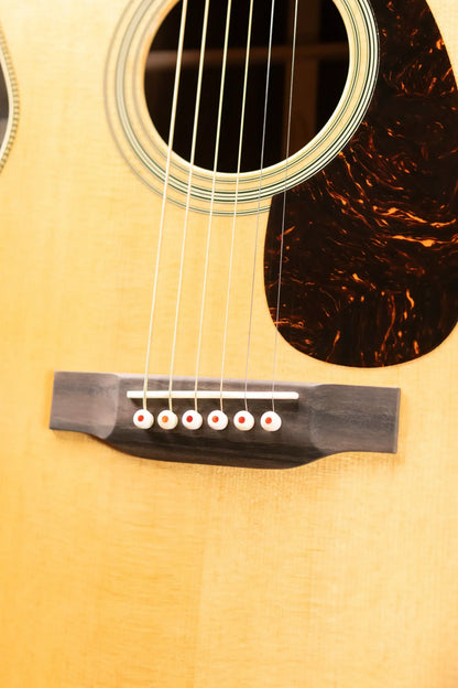 Martin 00-28 Standard Series Acoustic Guitar with Hardshell Case