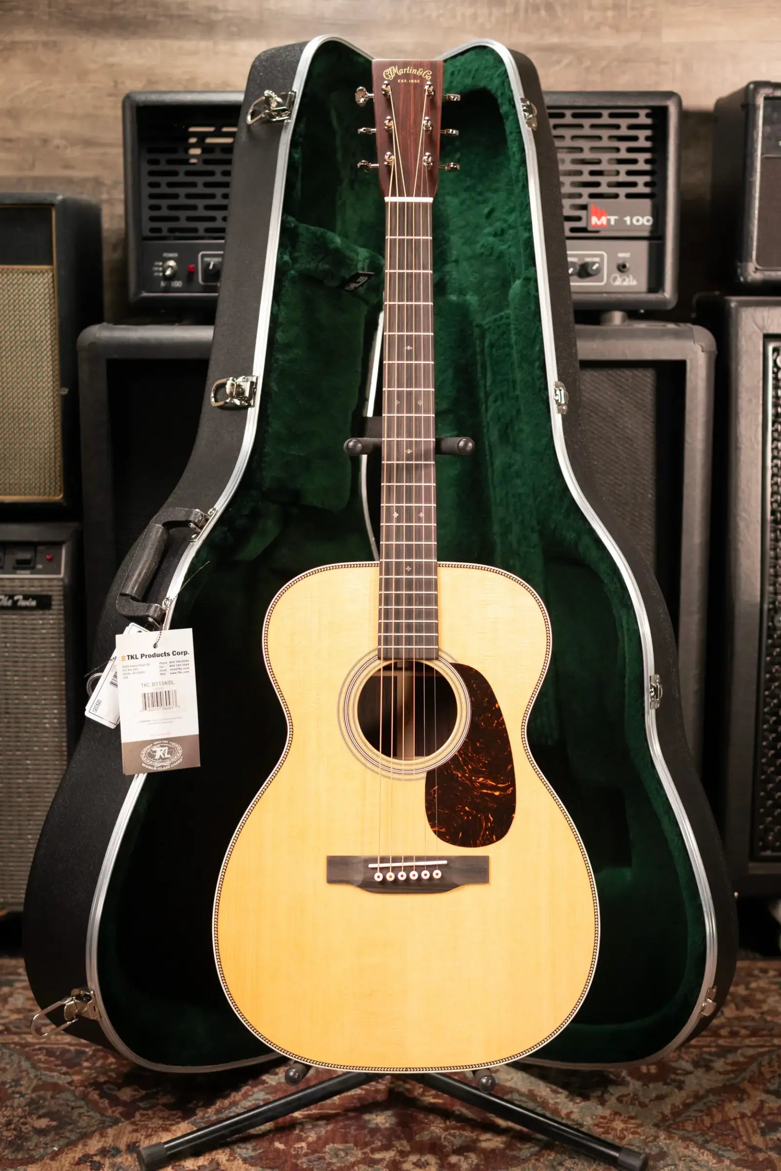 Martin 00-28 Standard Series Acoustic Guitar with Hardshell Case
