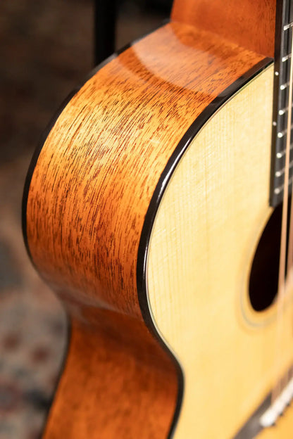 Martin 2025 000-18 Acoustic Guitar with Hardshell Case
