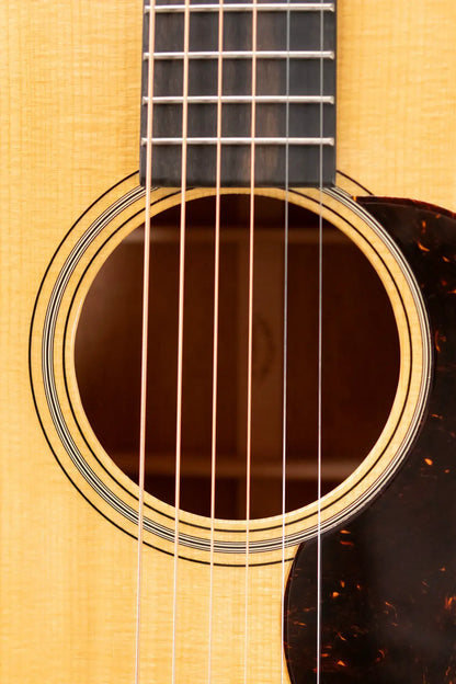 Martin 2025 000-18 Acoustic Guitar with Hardshell Case