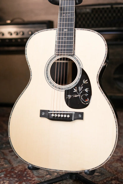 Martin Custom Shop 000 Acoustic Brazilian Rosewood with Hardshell Case 670d6443a088c