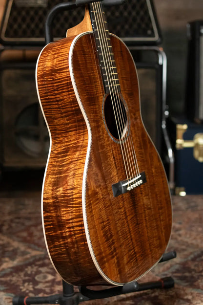 Martin Custom 000 Acoustic - Exceptional Figured Koa (Back, Sides and Top), Natural with Hardshell Case