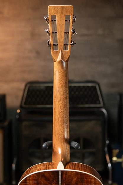 Martin Custom 000 Acoustic - Exceptional Figured Koa (Back, Sides and Top), Natural with Hardshell Case