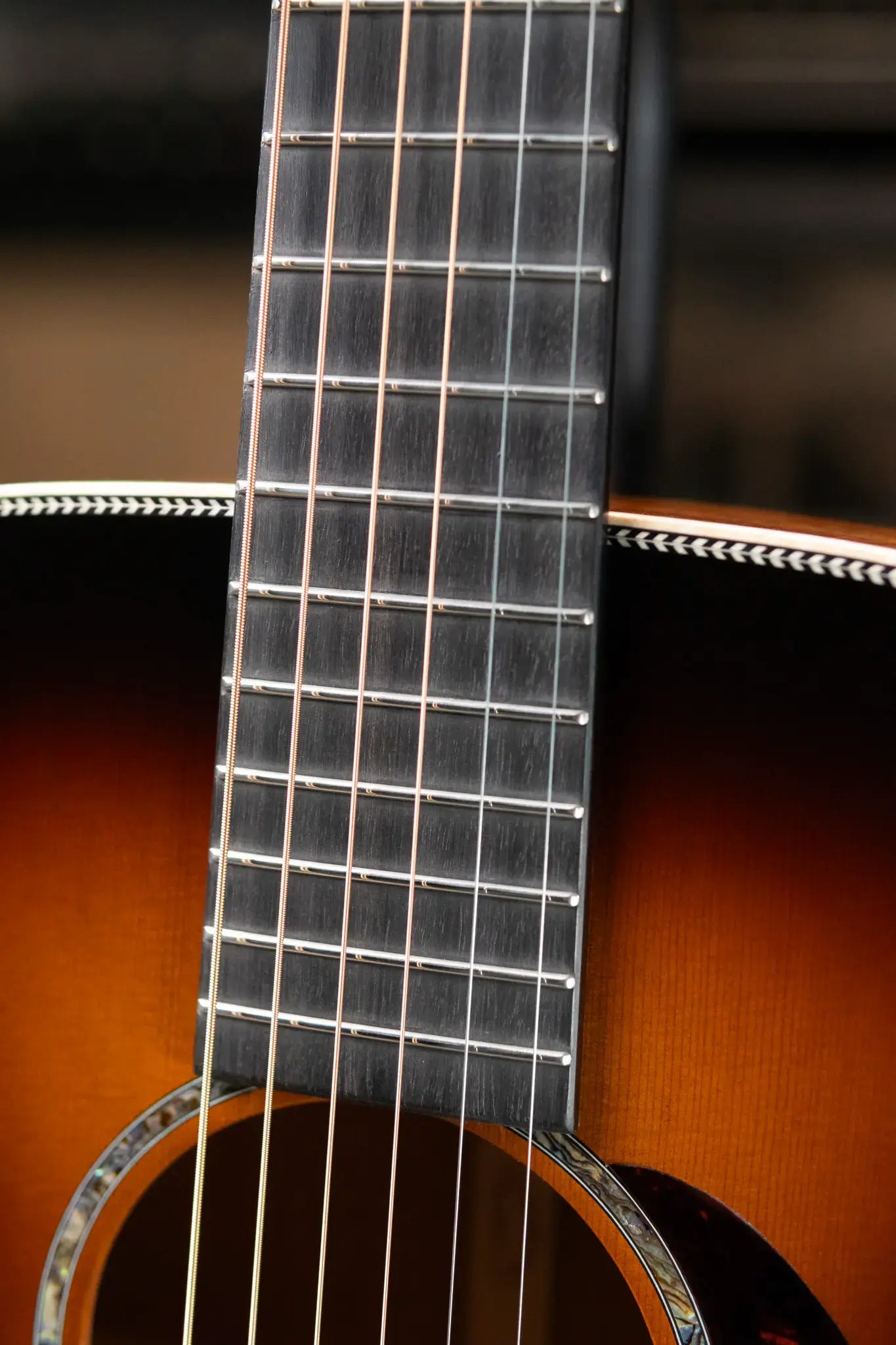 Martin Custom Shop Style 28 000-14F Acoustic Guitar - Flamed Mahogany/Western Red Cedar with Hardshell Case