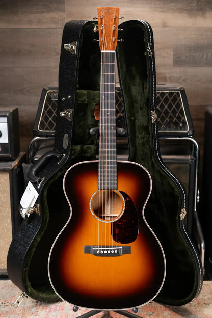 Martin Custom Shop Style 28 000-14F Acoustic Guitar - Flamed Mahogany/Western Red Cedar with Hardshell Case