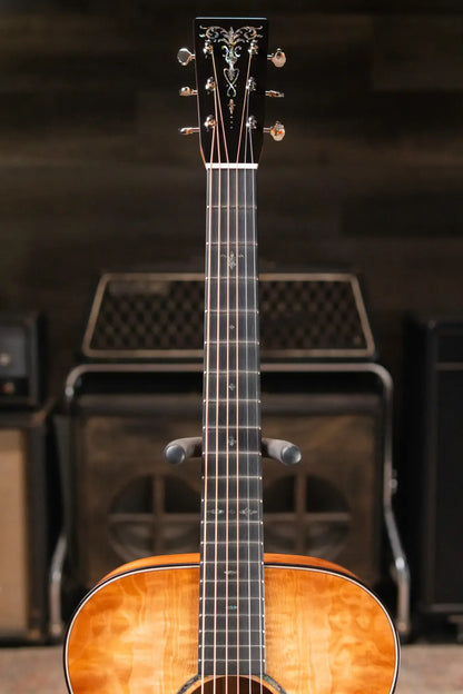 Martin Custom Shop Style 45 000-14F Acoustic Guitar - Master Grade Quilted Maple with Hardshell Case