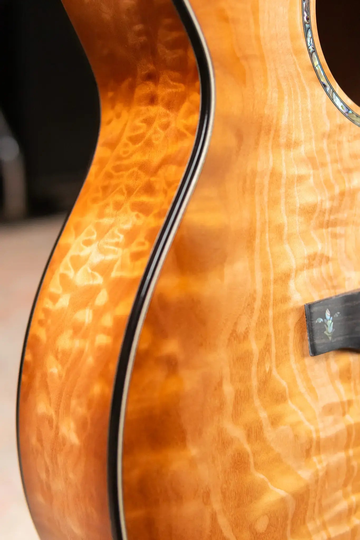 Martin Custom Shop Style 45 000-14F Acoustic Guitar - Master Grade Quilted Maple with Hardshell Case