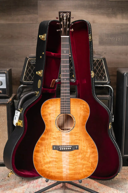 Martin Custom Shop Style 45 000-14F Acoustic Guitar - Master Grade Quilted Maple with Hardshell Case