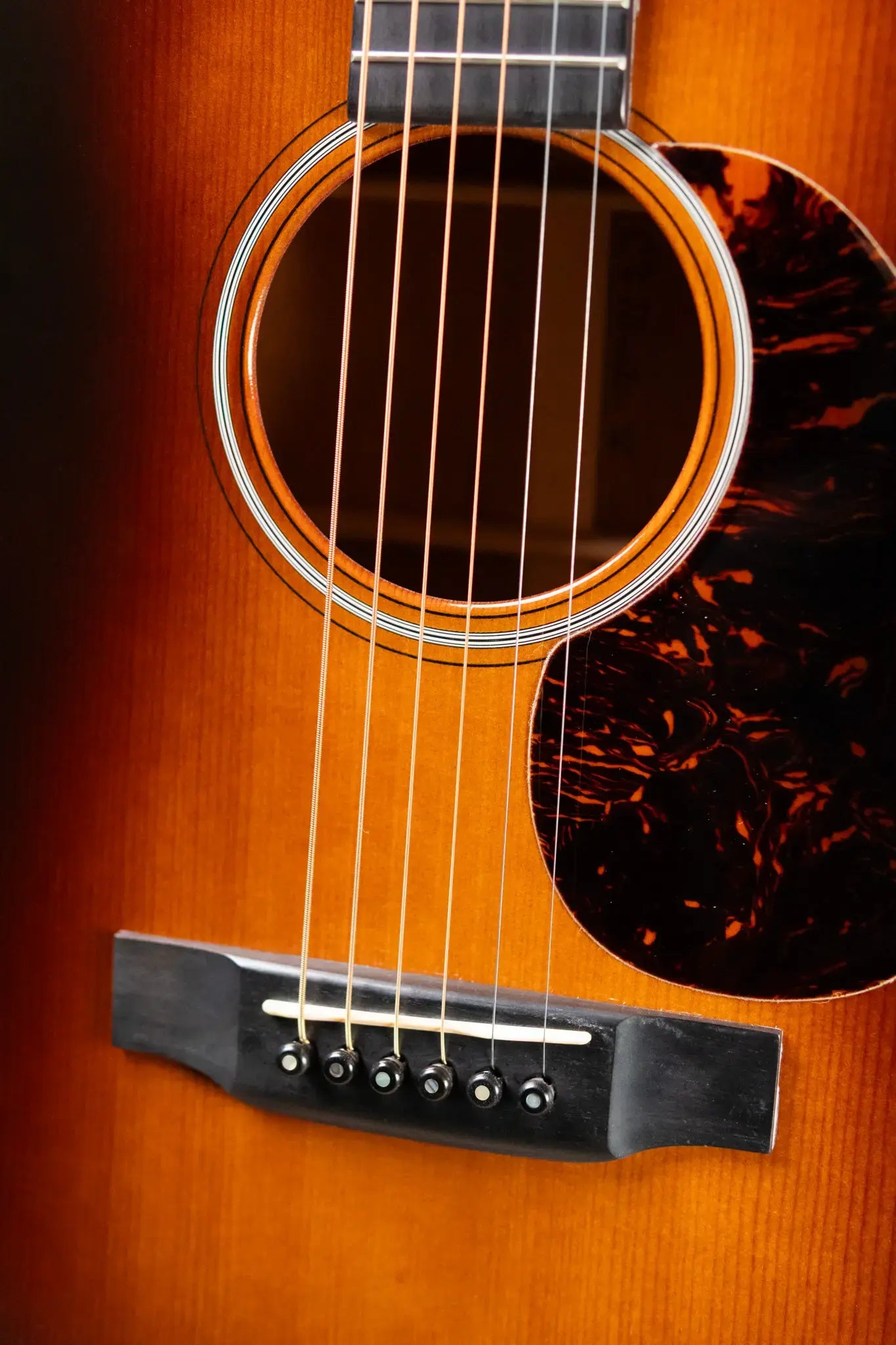 Martin Custom 000-18 Golden Era 1937 Acoustic Guitar, Quilted Mahogany/Adirondack Spruce, 1935 Sunburst with Hardshell Case - Used