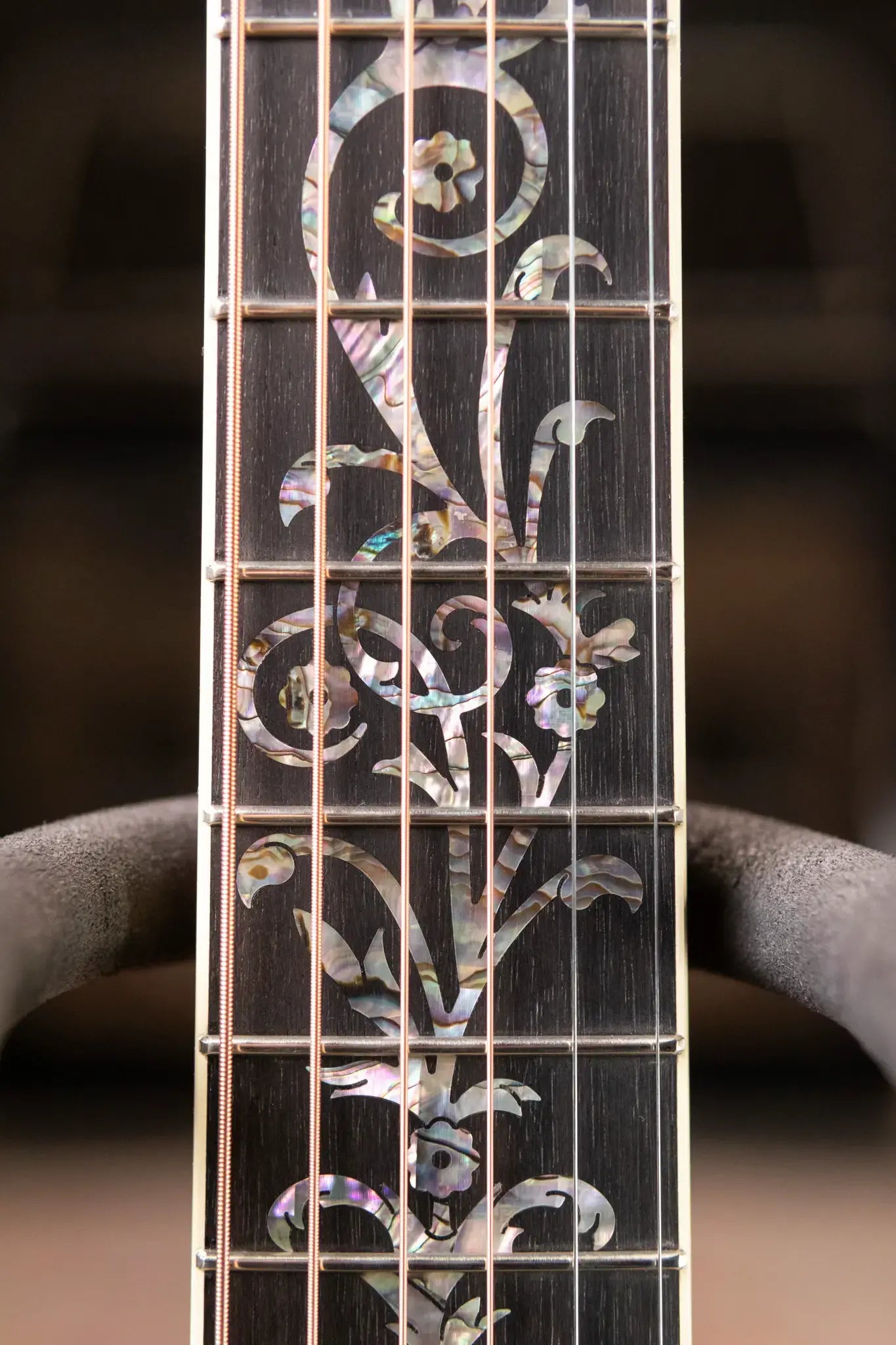 Martin Custom Shop 00 12-Fret Acoustic Guitar - Exceptional Broad Figured Koa with Hardshell Case