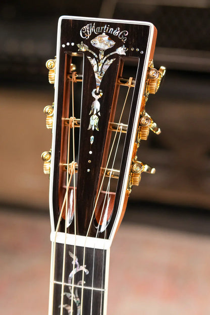 Martin Custom Shop 00 12-Fret Acoustic Guitar - Exceptional Broad Figured Koa with Hardshell Case