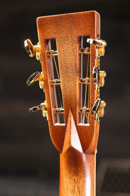 Martin Custom Shop 00 12-Fret Acoustic Guitar - Exceptional Broad Figured Koa with Hardshell Case