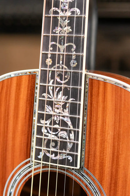 Martin Custom Shop 00 12-Fret Acoustic Guitar - Exceptional Broad Figured Koa with Hardshell Case