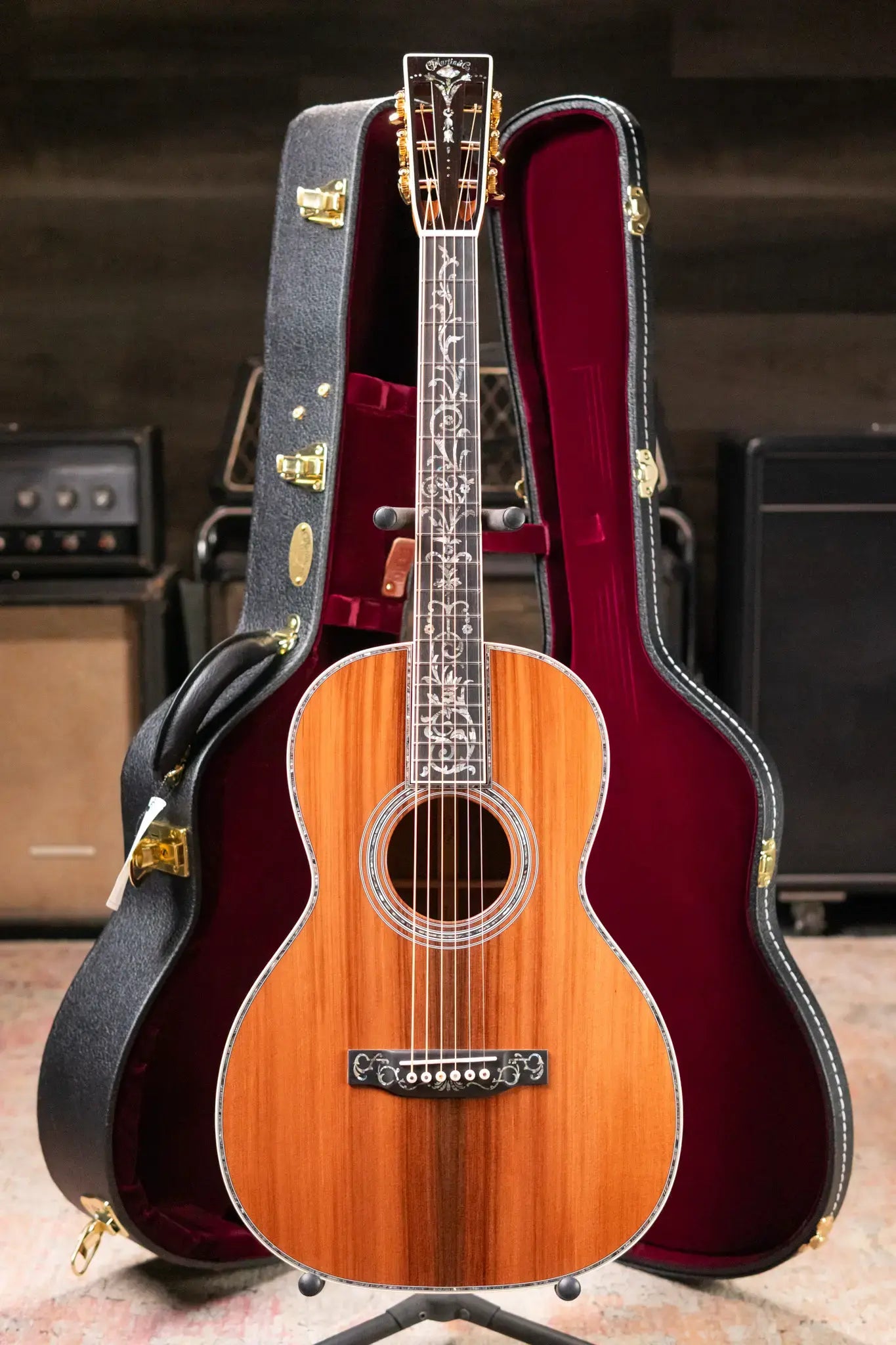 Martin Custom Shop 00 12-Fret Acoustic Guitar - Exceptional Broad Figured Koa with Hardshell Case