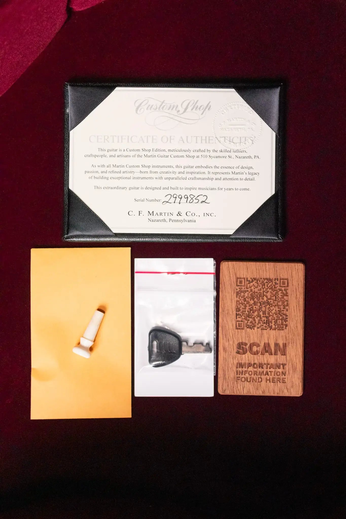 Martin Custom Shop 00 12-Fret Acoustic Guitar - Exceptional Broad Figured Koa with Hardshell Case