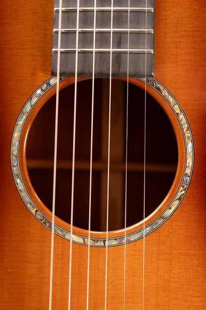 Martin Custom Style 00 Acoustic Guitar - Flamed Mahogany/Western Red Cedar, 1935 Sunburst with Hardshell Case