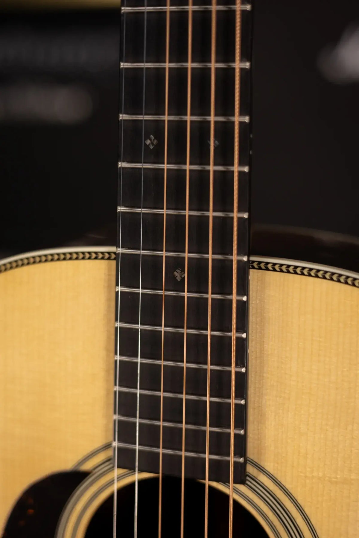 Martin Custom Shop 0-28 Left-Handed Limited Edition Acoustic Guitar with Hardshell Case
