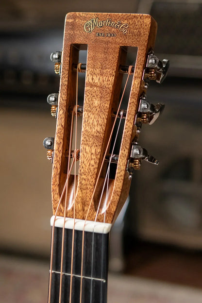 Martin Custom Shop 0 Acoustic - Extra Figured Koa with Hardshell Case