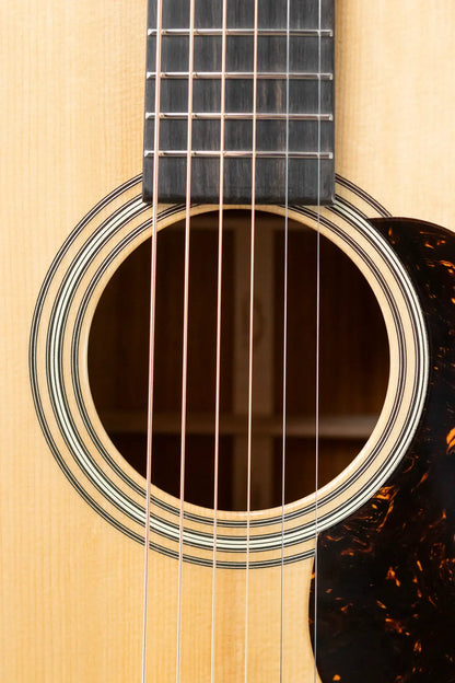 Martin Custom Shop Dreadnought Acoustic Guitar - Guatemalan Rosewood with Hardshell Case