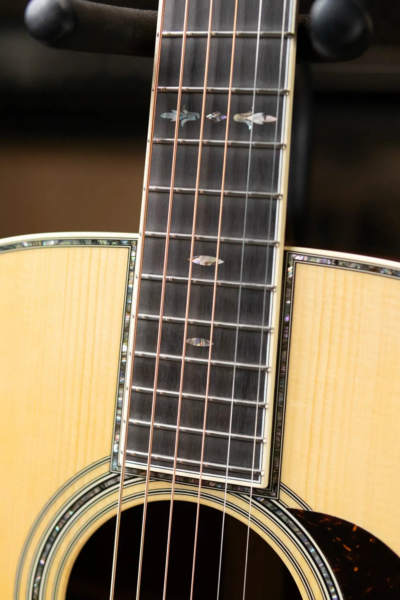 Martin Custom Shop Dreadnought Acoustic Guitar - Guatemalan Rosewood with Hardshell Case