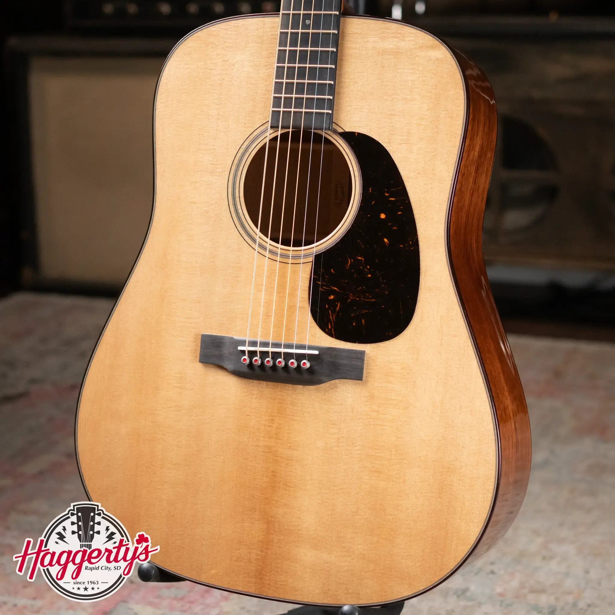 Martin D-18 Modern Deluxe Dreadnought Acoustic with Hardshell Case