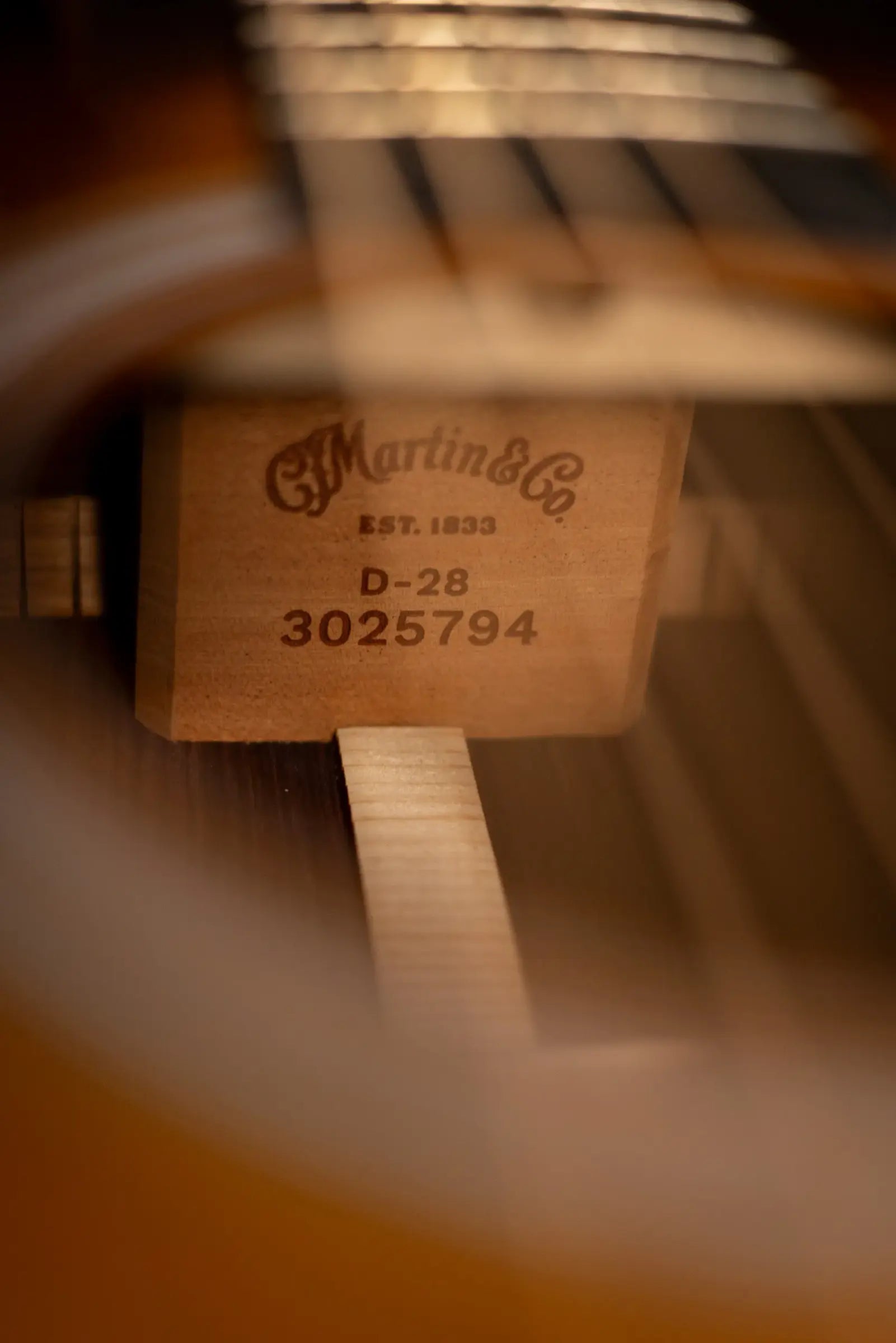 Martin D-28 Standard Series Dreadnought Acoustic Guitar - Gloss 1935 Sunburst with Hardshell Case