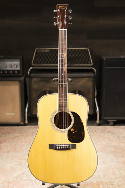 Martin HD-35 Standard Series Acoustic Guitar with Hardshell Case