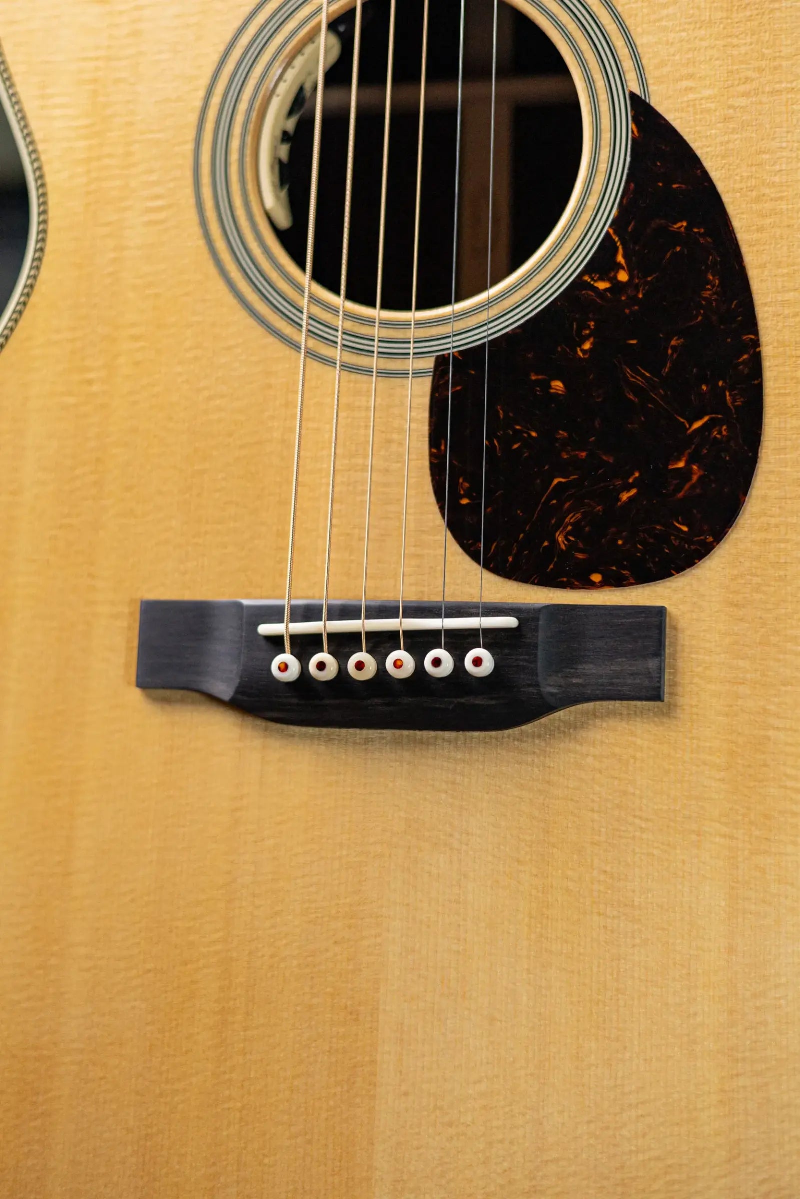 Martin OM-28E Standard Series Acoustic/Electric Guitar with Hardshell Case