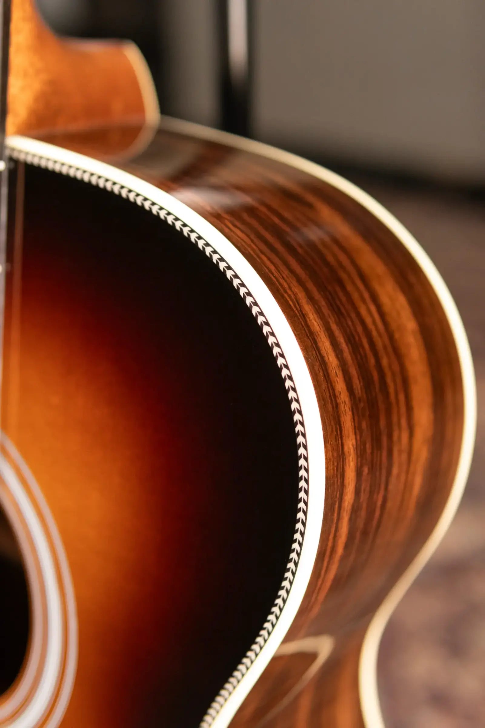 Martin OM-28 1935 Sunburst Left-Handed Acoustic Guitar with Hardshell Case