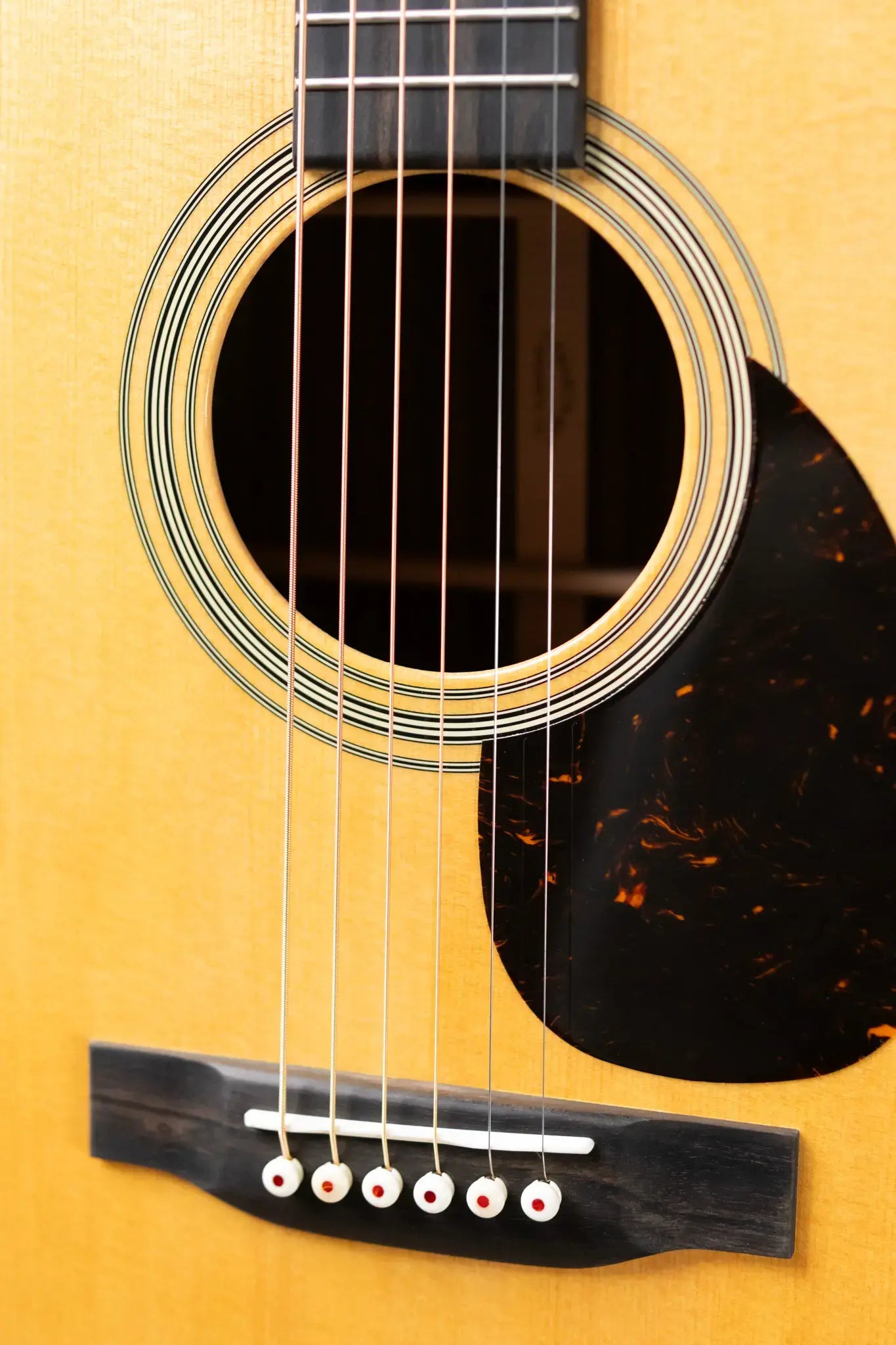 Martin OM-28 Acoustic Guitar with Hardshell Case