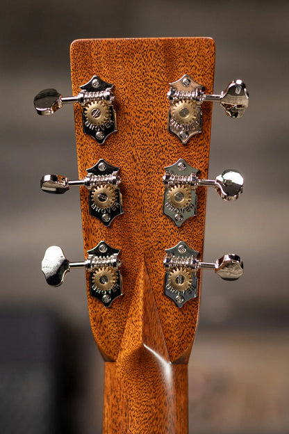 Martin OM-28 Standard Series Left-Hand Acoustic Guitar - 1935 Sunburst with Hardshell Case