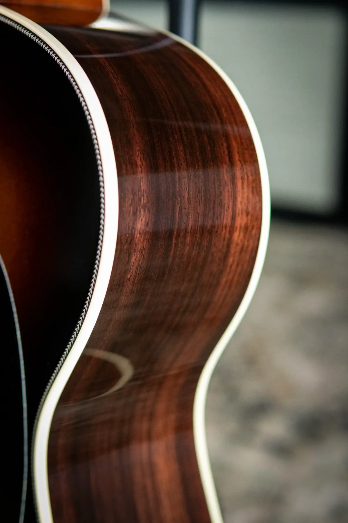 Martin 000-28EC Eric Clapton Signature Acoustic Guitar - 1935 Sunburst with Hardshell Case