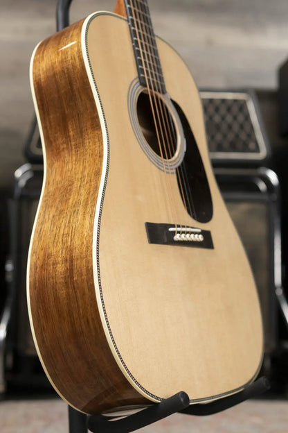 Martin O'ahu HG-28 Acoustic Guitar with Gig Bag