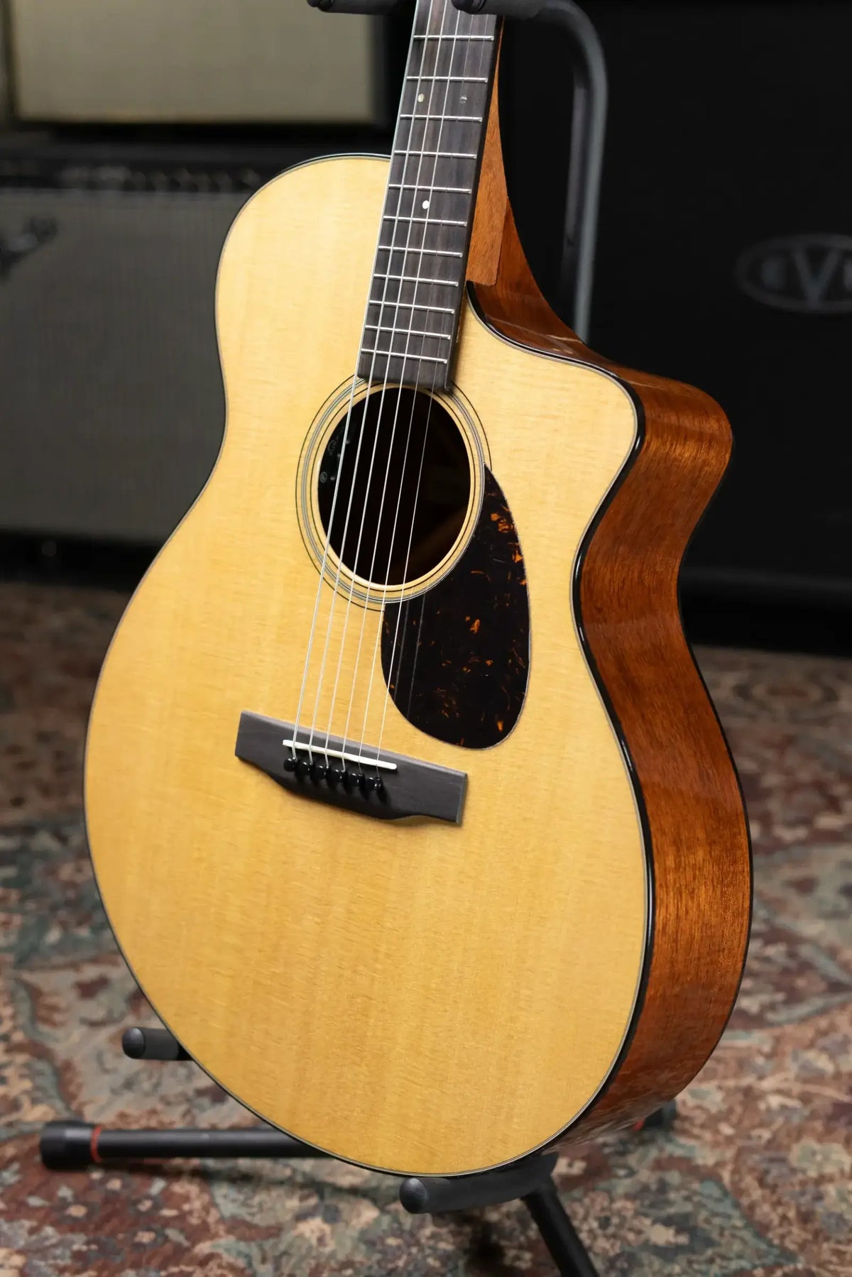 Martin SC-18E Acoustic/Electric Guitar with Hardshell Case