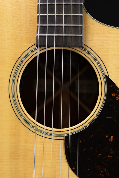 Martin SC-18E Acoustic/Electric Guitar with Hardshell Case