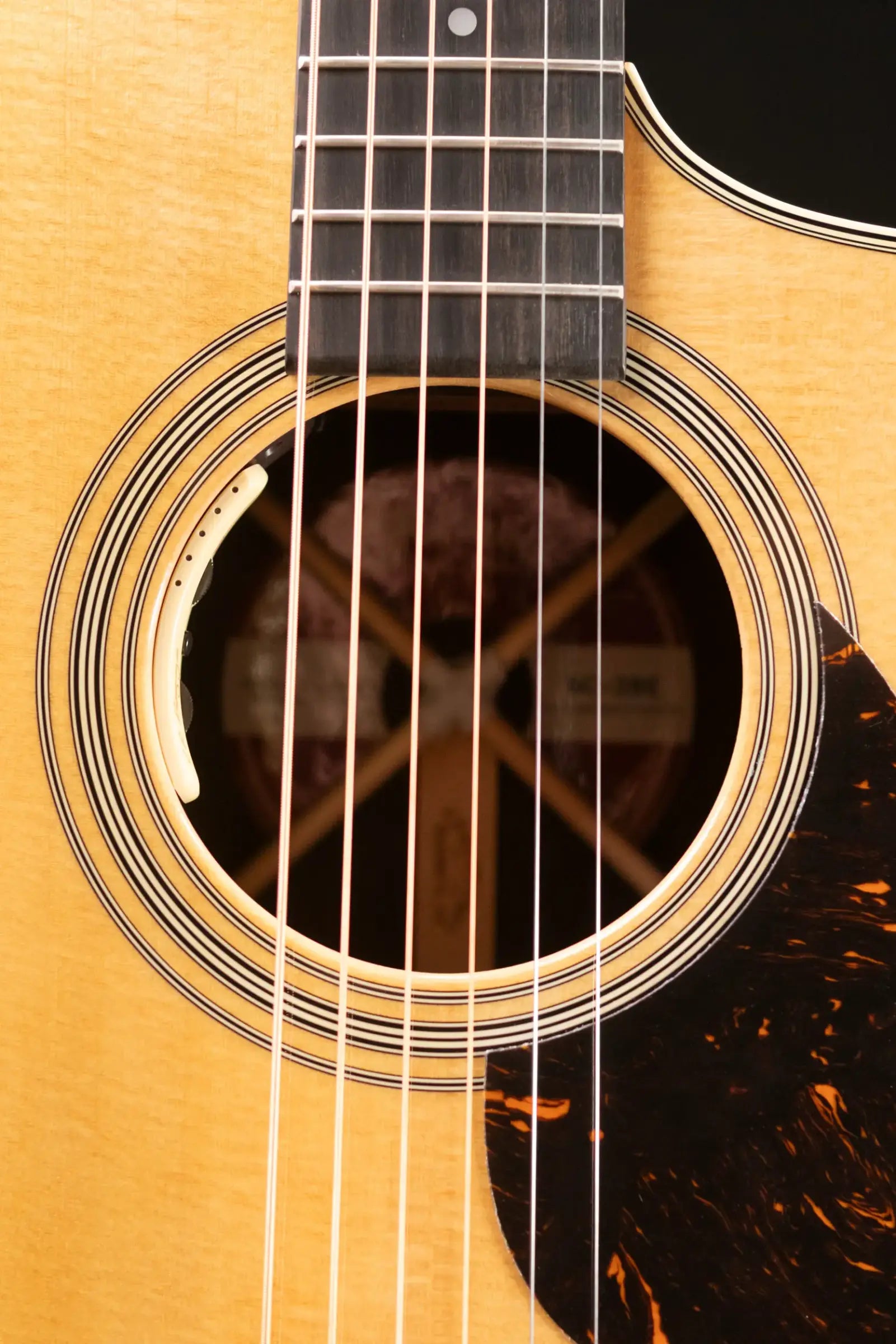 Martin SC-28E Acoustic/Electric Guitar with Hardshell Case