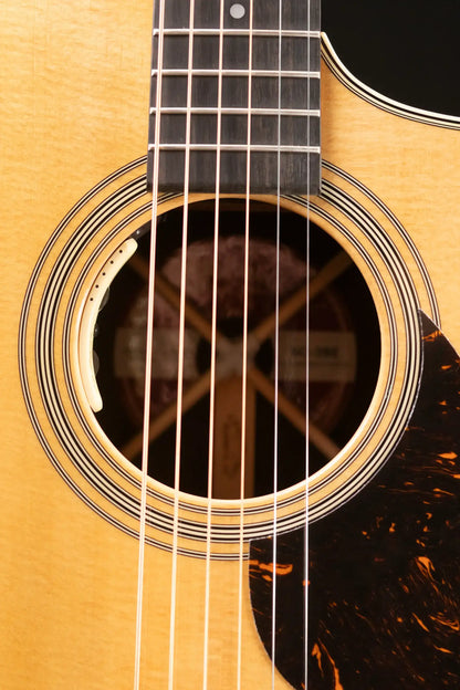 Martin SC-28E Acoustic/Electric Guitar with Hardshell Case