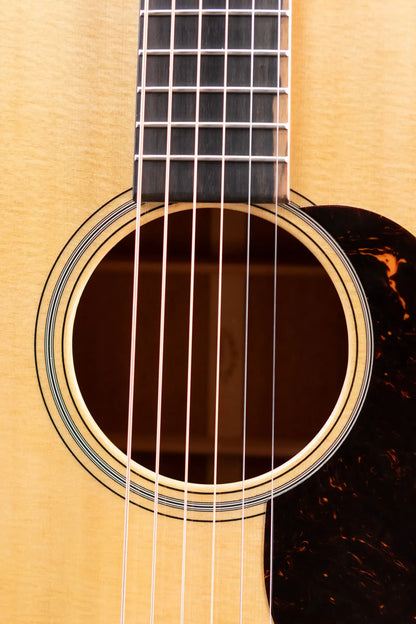 Martin Super D-18 Acoustic Guitar - Natural with Hardshell Case