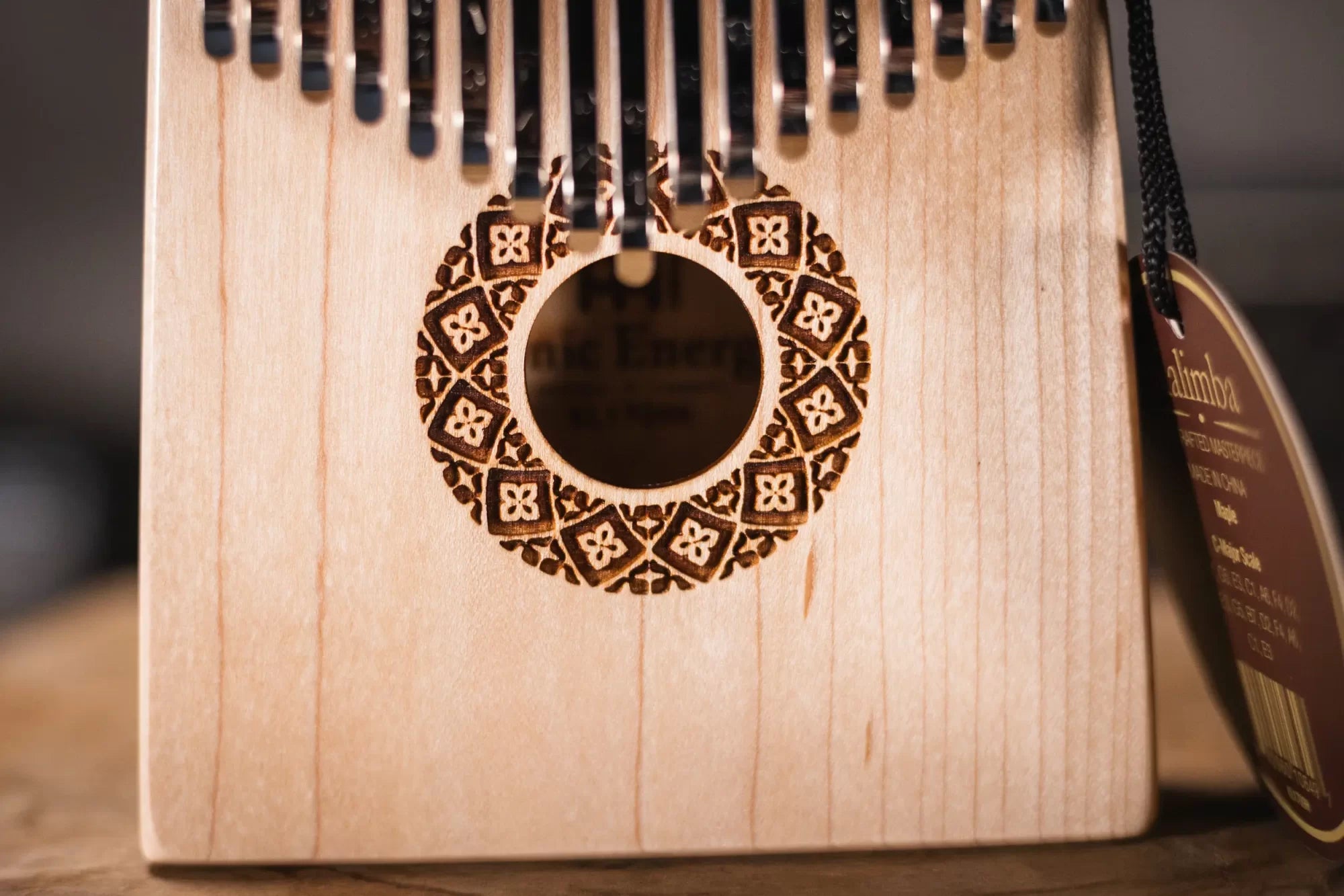 Meinl Sonic Energy Sound Hole Kalimba C Major, 17-Notes, Maple