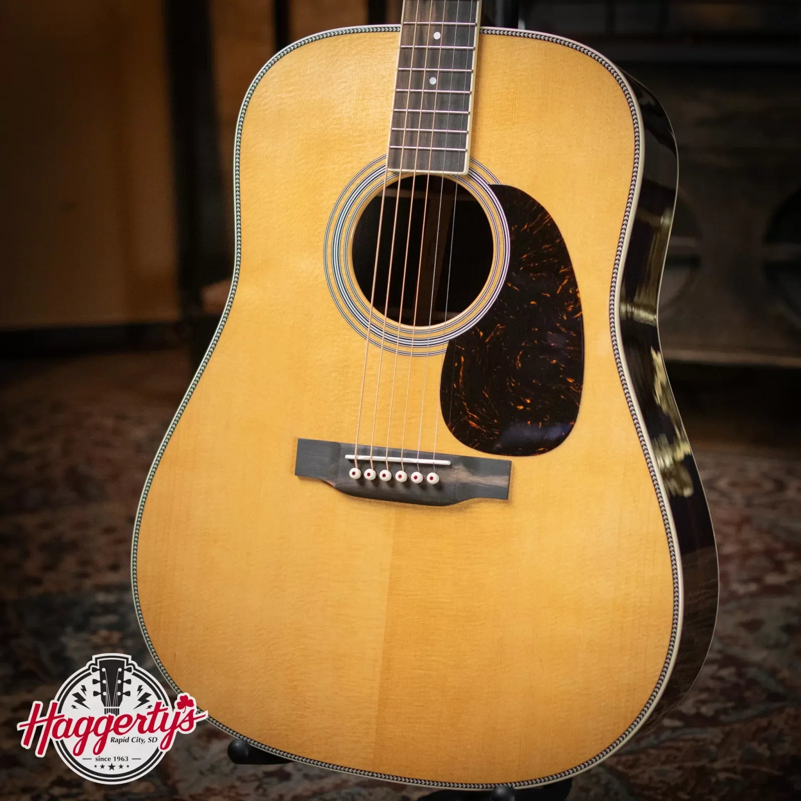 Martin HD-35 Dreadnought Acoustic Guitar with Hardshell Case