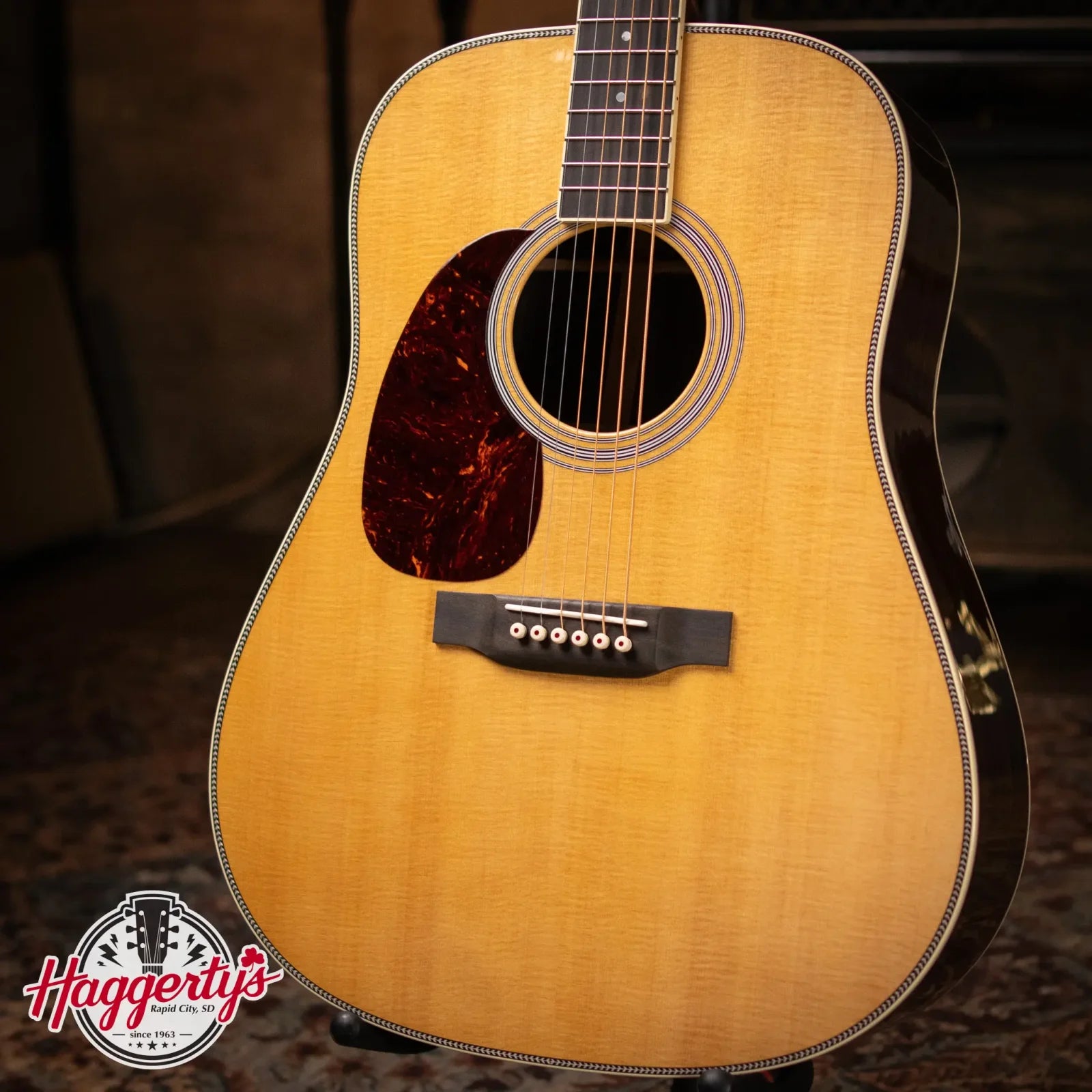 Martin HD-35 Left-Hand Dreadnought Acoustic Guitar with Hardshell Case