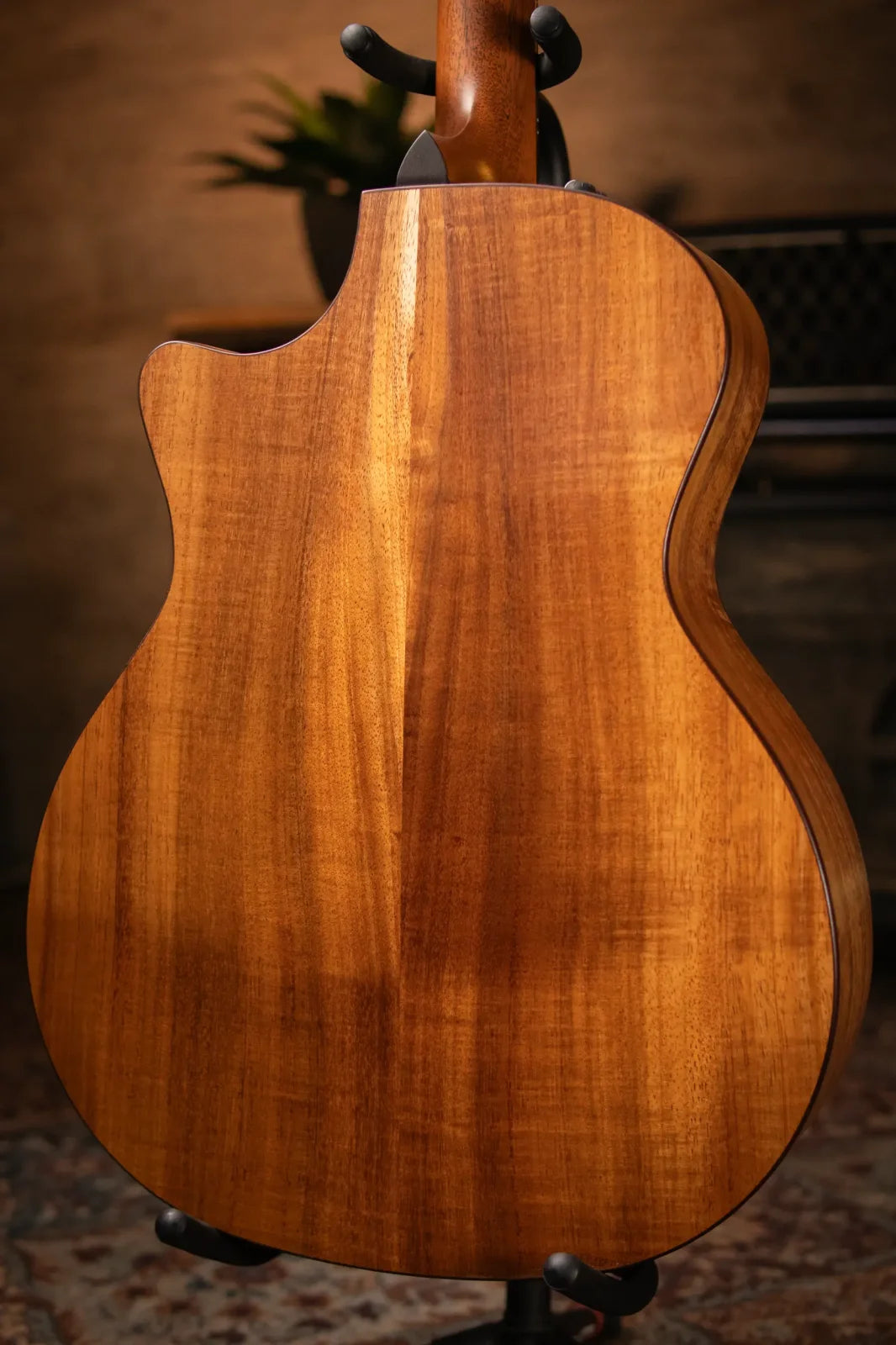 Taylor 724ce Koa Grand Auditorium Acoustic/Electric with Deluxe Hardshell Case - Demo