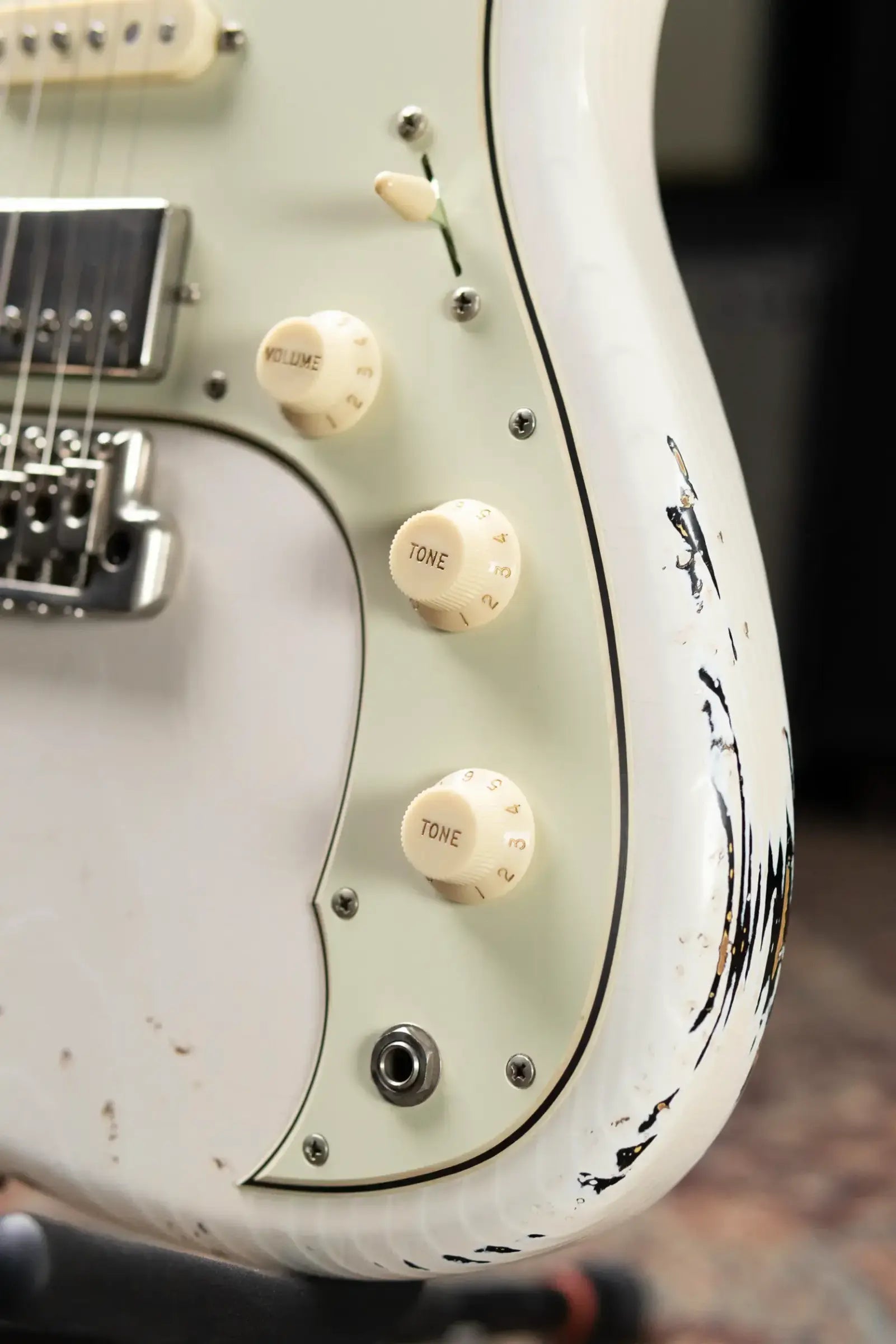 Novo Custom Idris HSS Electric Guitar - Olympic White over '64 3-Tone Burst with Gig Bag