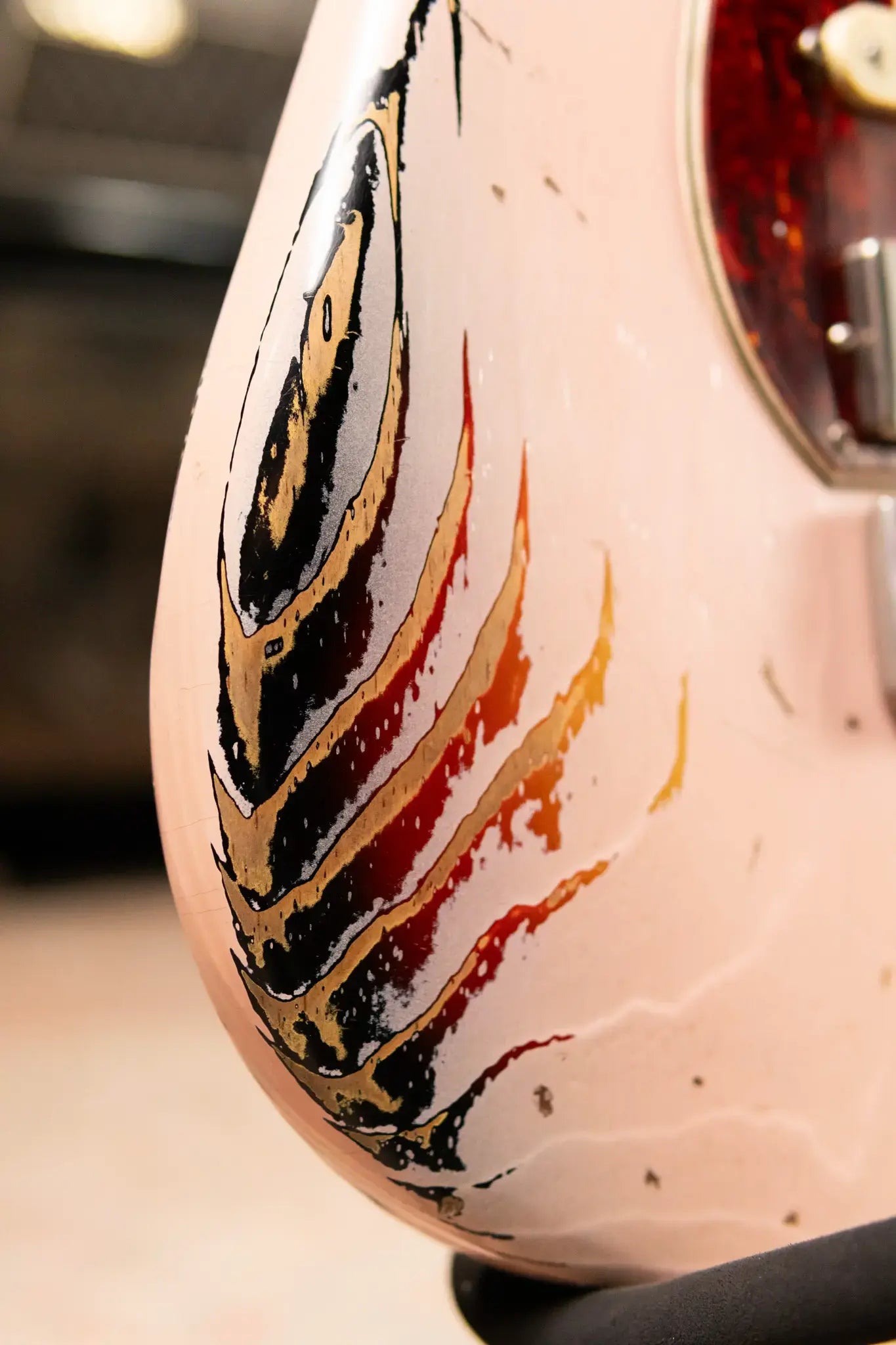 Novo Custom Idris HSS Electric Guitar - Shell Pink over '64 3-Tone Burst with Softshell Gig Bag