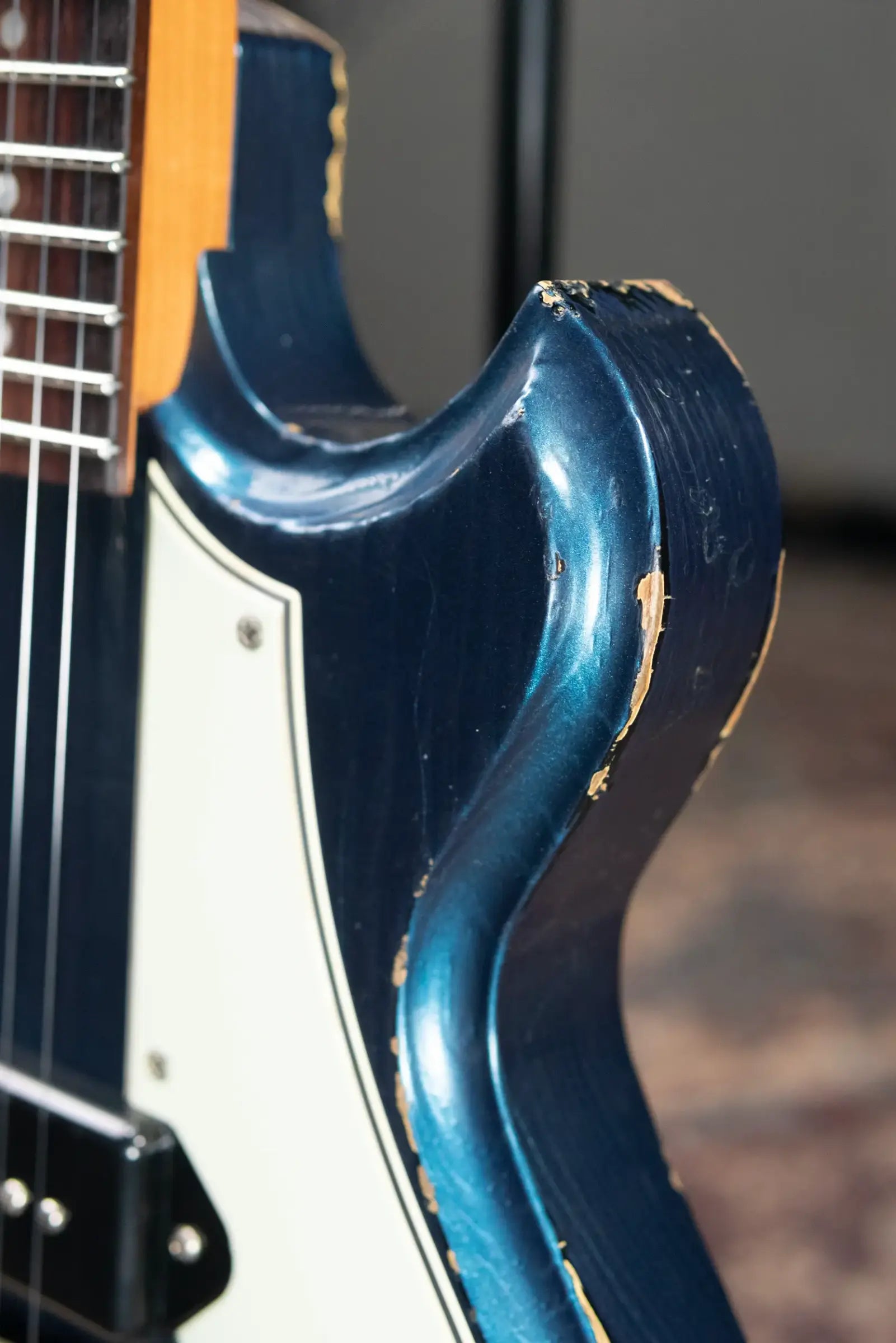 Novo Custom Shop Solus M1 Electric Guitar - Lake Como Blue over '64 3-Tone Burst with Gig Bag