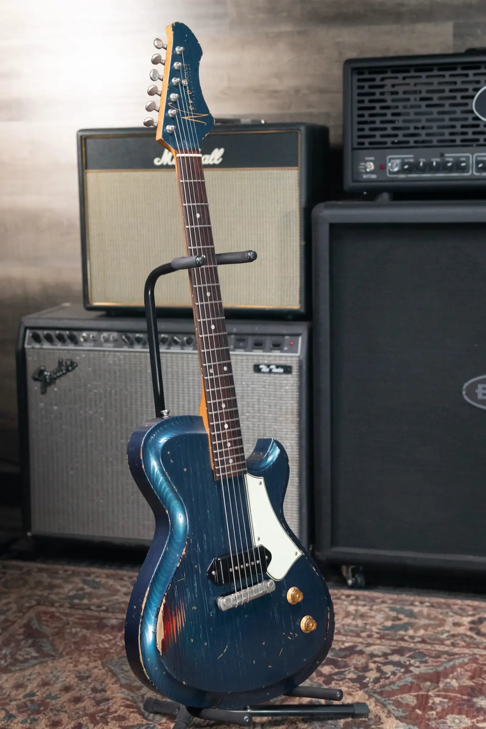 Novo Custom Shop Solus M1 Electric Guitar - Lake Como Blue over '64 3-Tone Burst with Gig Bag